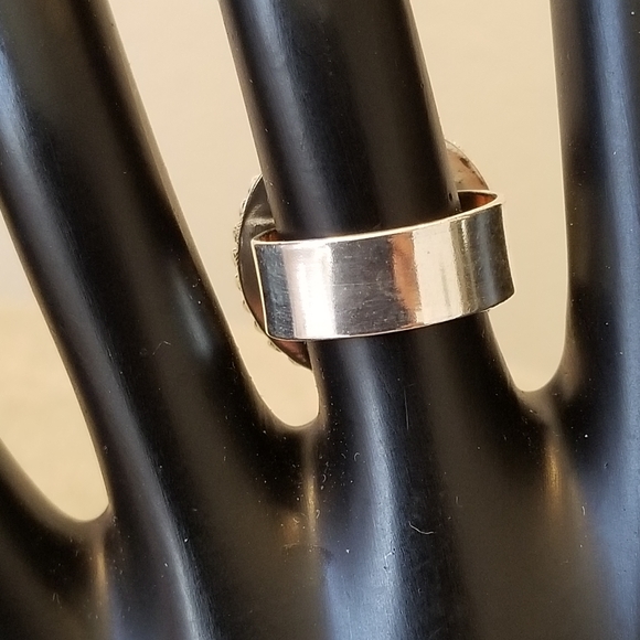 BEAUTIFUL RING NWOT - Picture 6 of 8